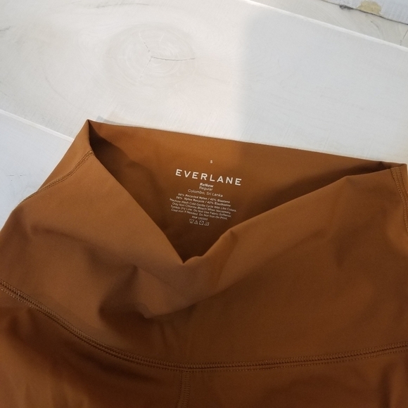 {S} NWT Everlane ReNew The Perform Legging Amber Regular Length - Picture 4 of 8
